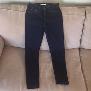 Levi’s 710 Super Skinny Jeans size 27